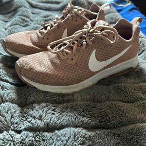 Light pink Nike Air, Women’s Size 8.5